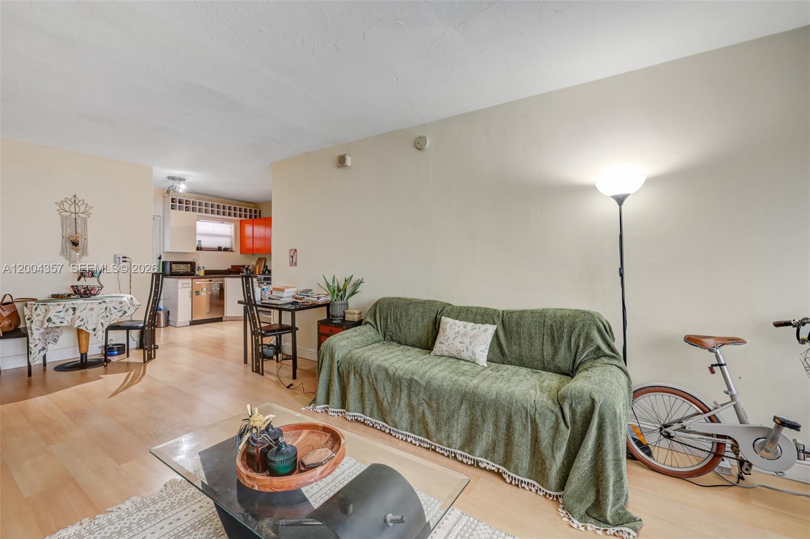 LINCOLN TOWERS CONDO - Residential Lease