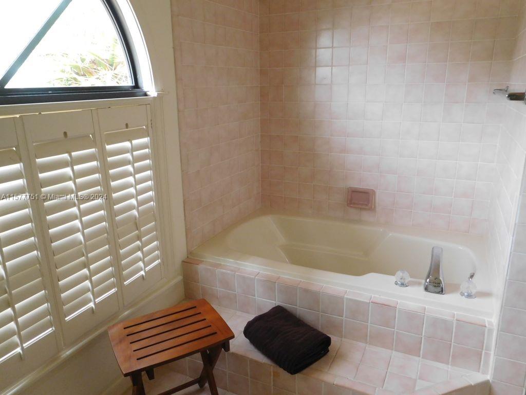 STILWELL ISLES - Residential