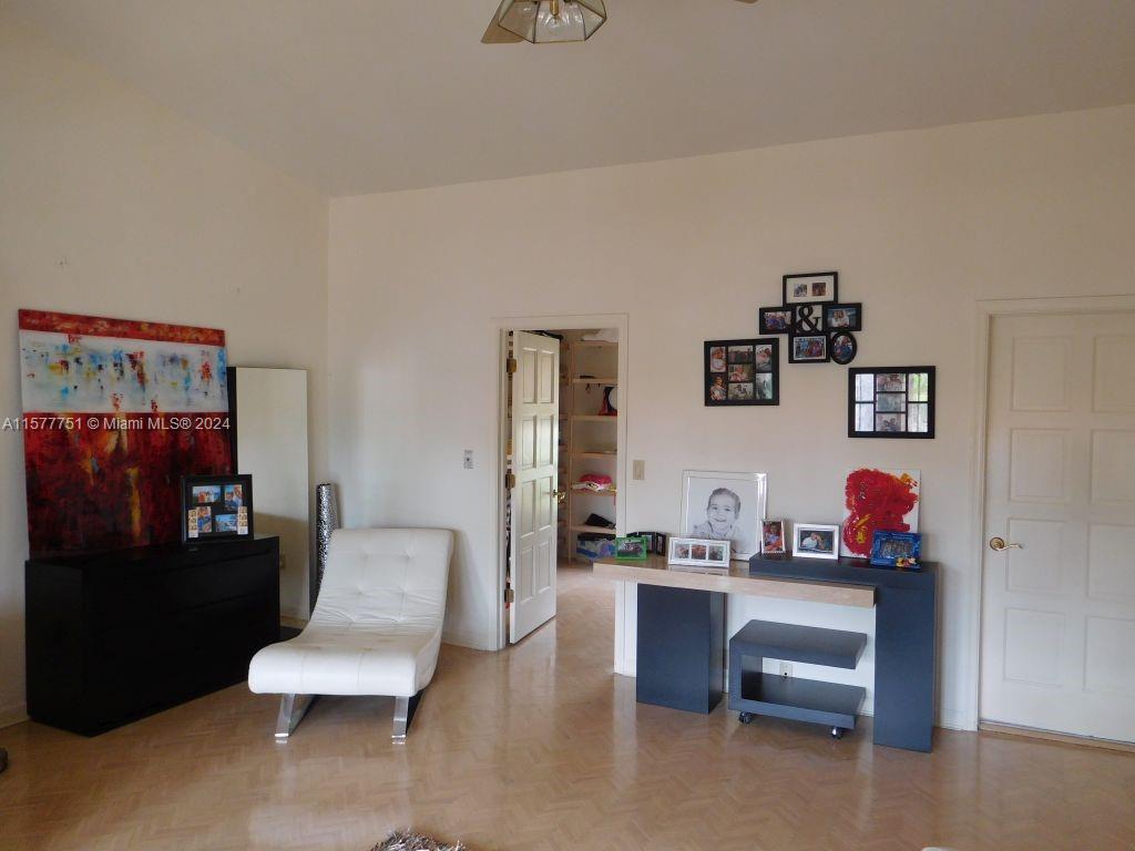 STILWELL ISLES - Residential