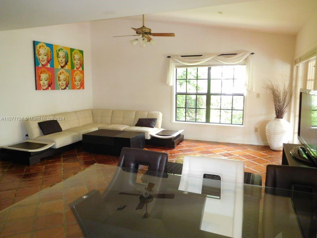 STILWELL ISLES - Residential