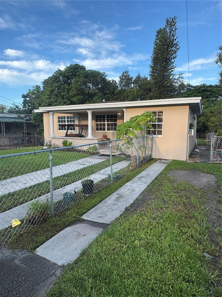 RIVERSIDE FARMS - Residential