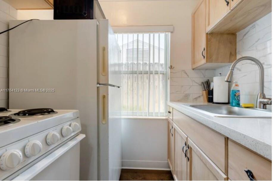 ESTATES OF SOUTH PALM BEA - Residential
