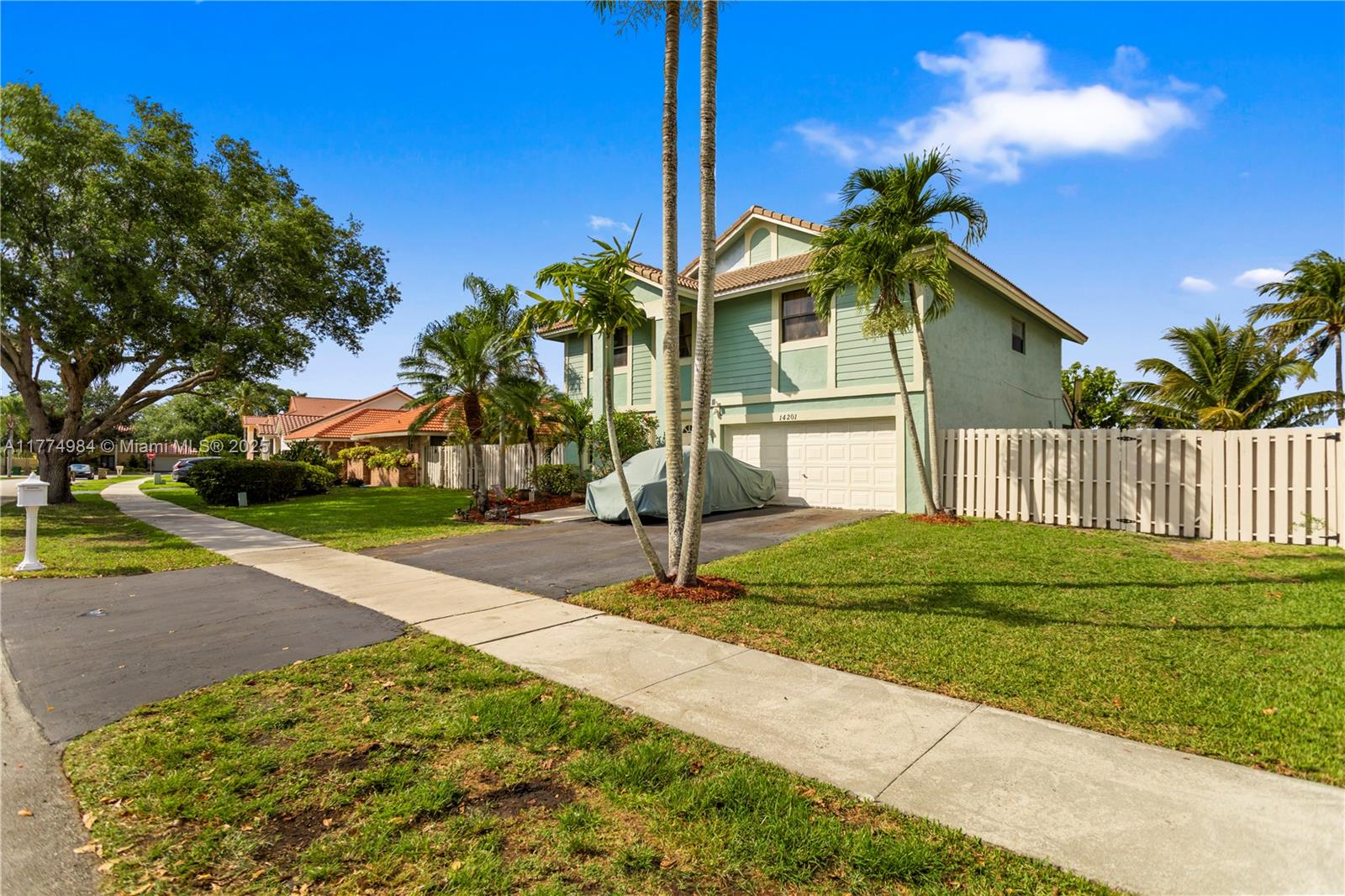 14201 Summersville Pl