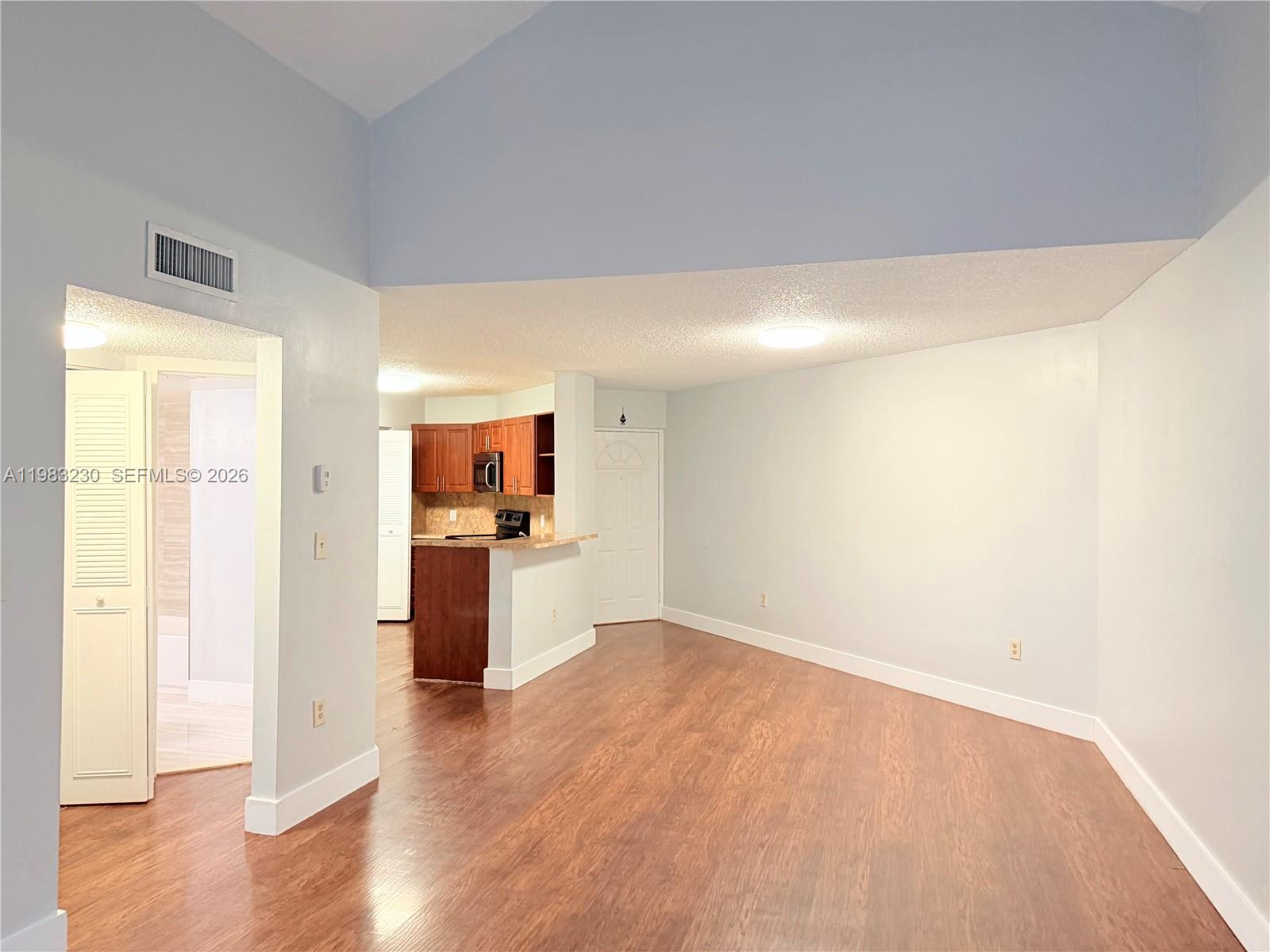 MEDITERRANEAN VILLAS COND - Residential Lease