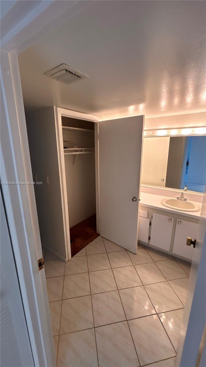 ARLEN HOUSE EAST CONDO - Residential