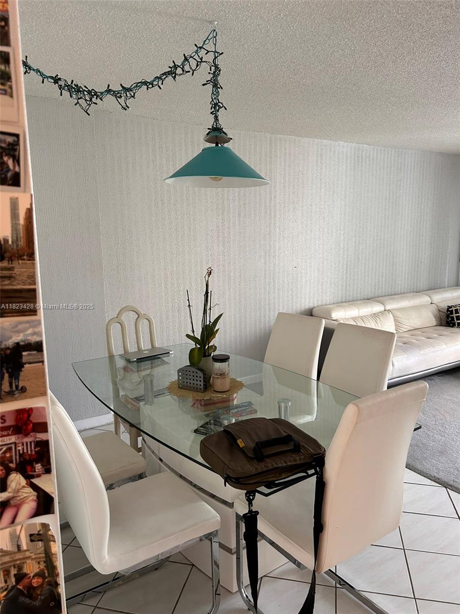 100 Bayview Dr 1030, Sunny Isles Beach, FL, 33160/$318,000 3 100 Bayview Dr 1030