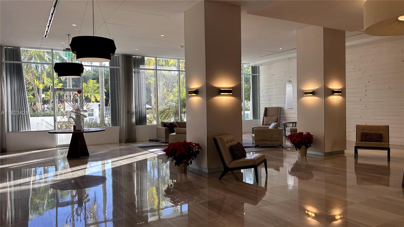 100 Bayview Dr 1030, Sunny Isles Beach, FL, 33160/$318,000 1 100 Bayview Dr 1030
