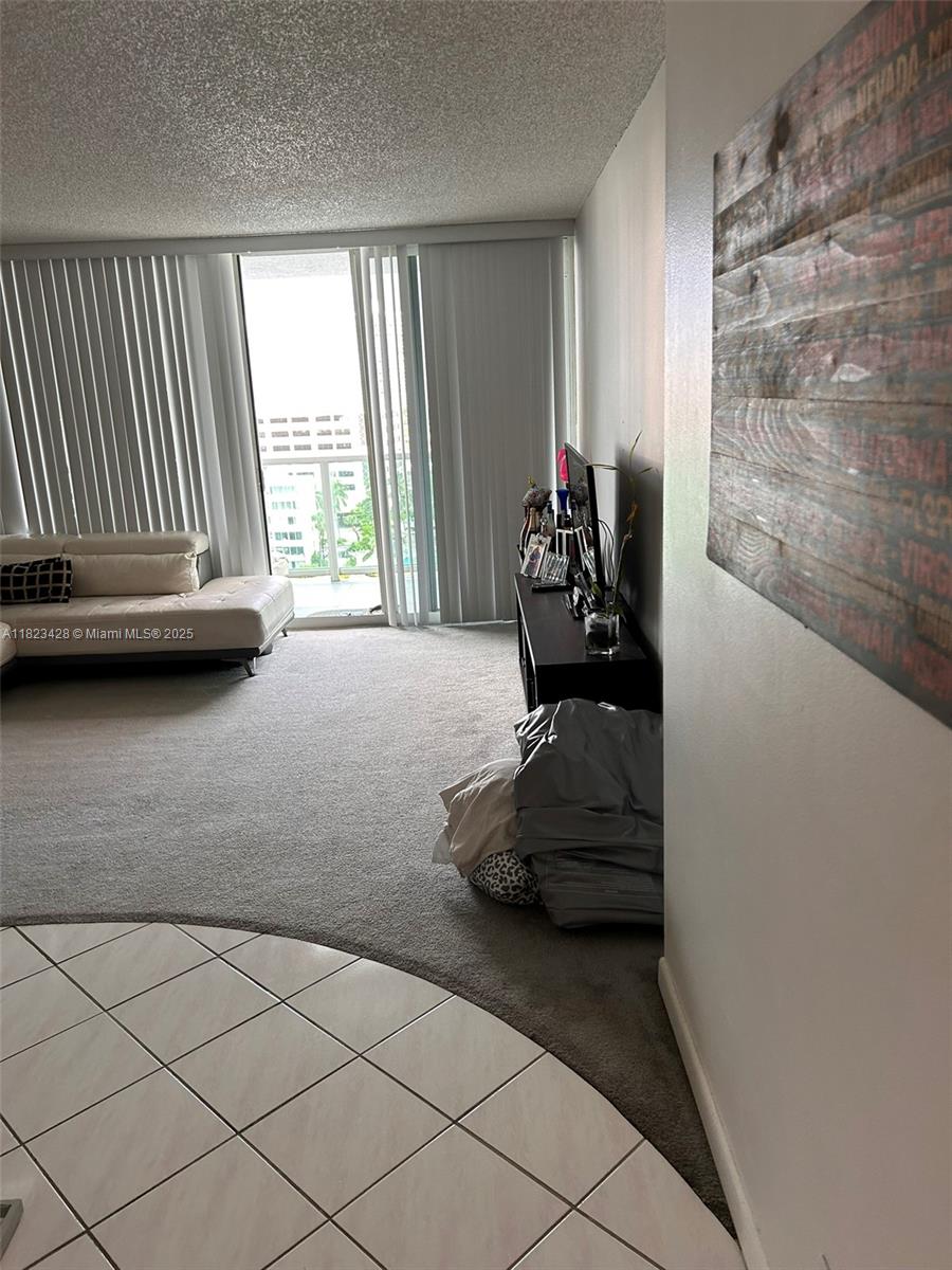 100 Bayview Dr 1030, Sunny Isles Beach, FL, 33160/$318,000 4 100 Bayview Dr 1030