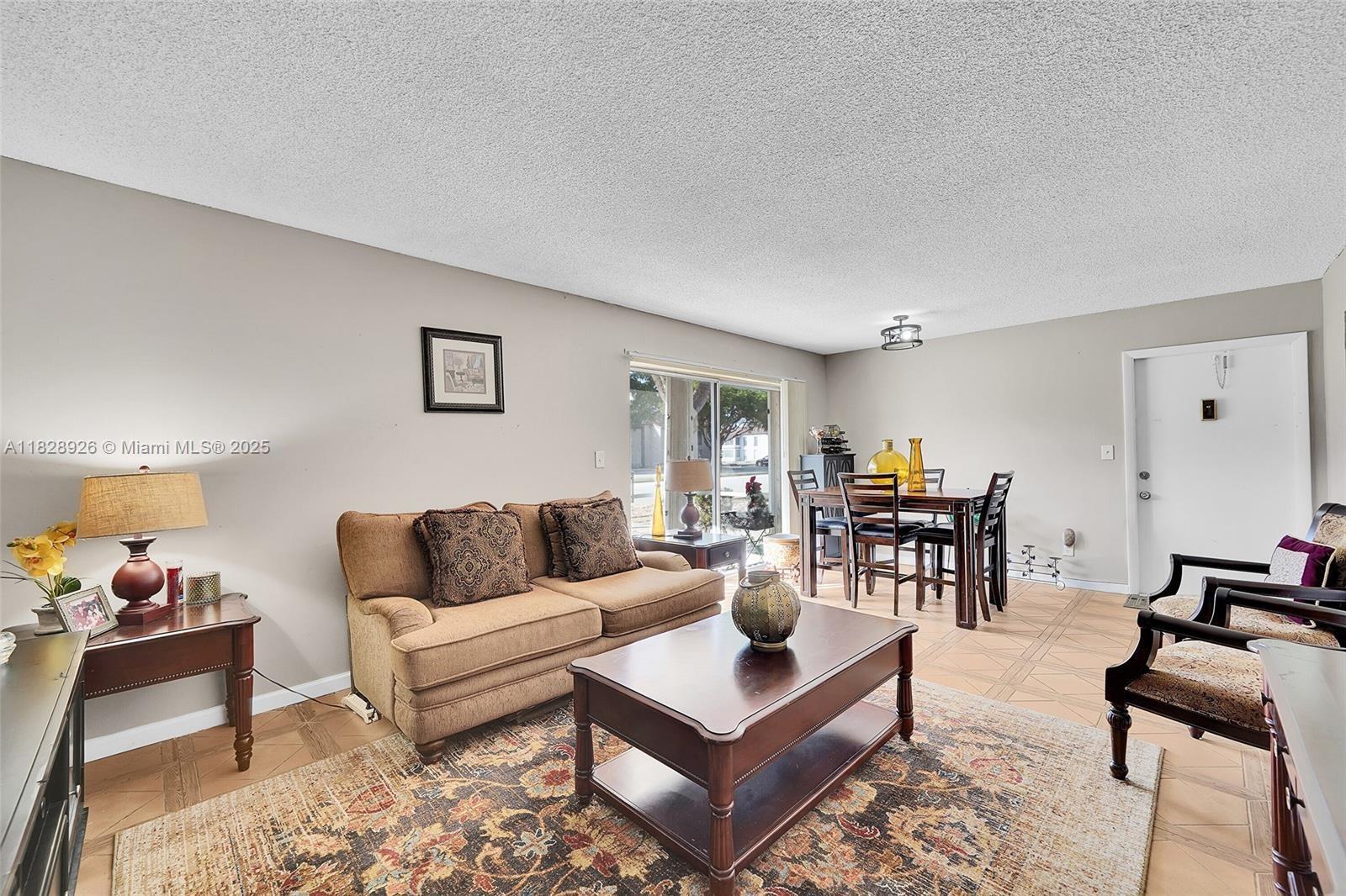 470 N Laurel Dr 3A