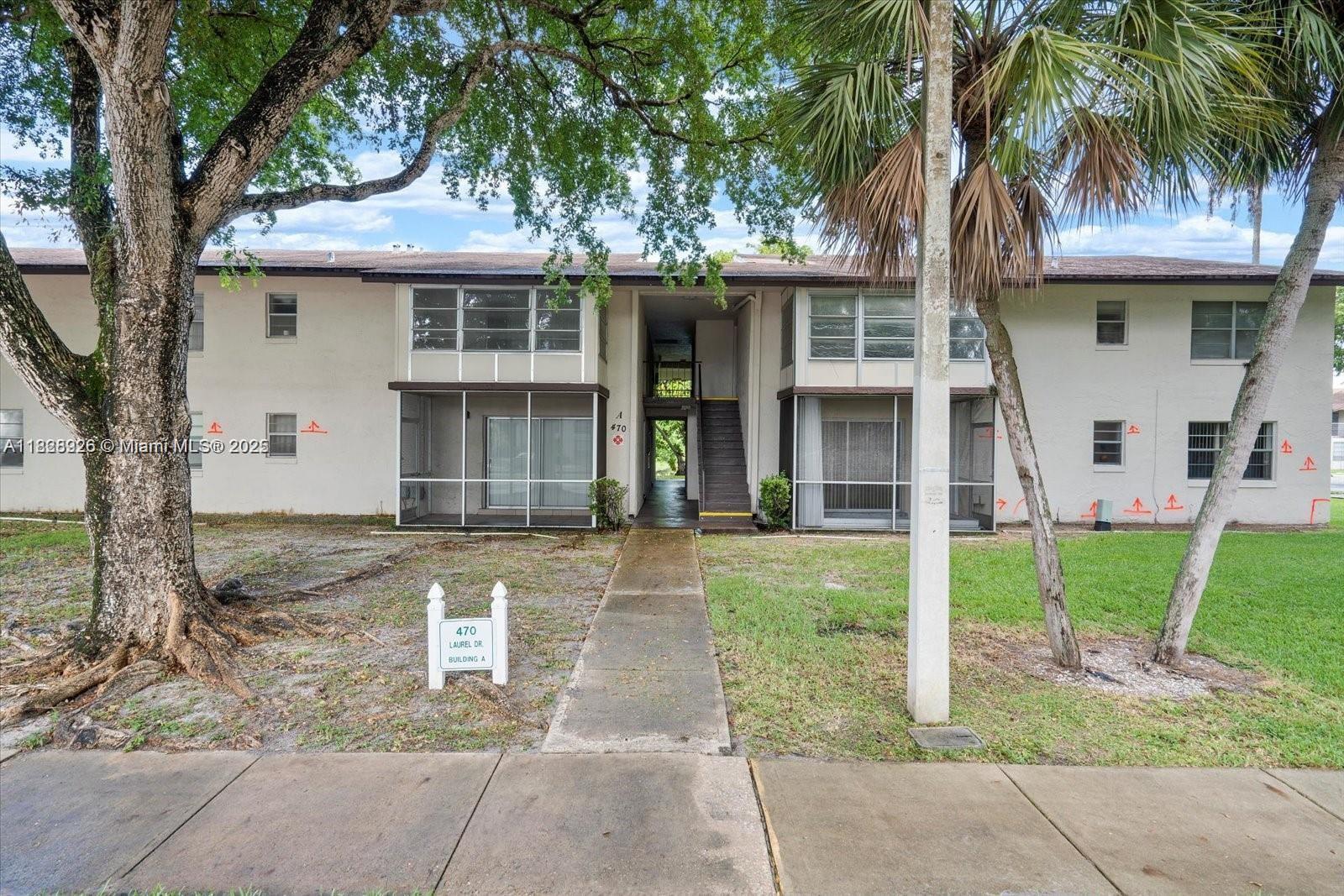 470 N Laurel Dr 3A