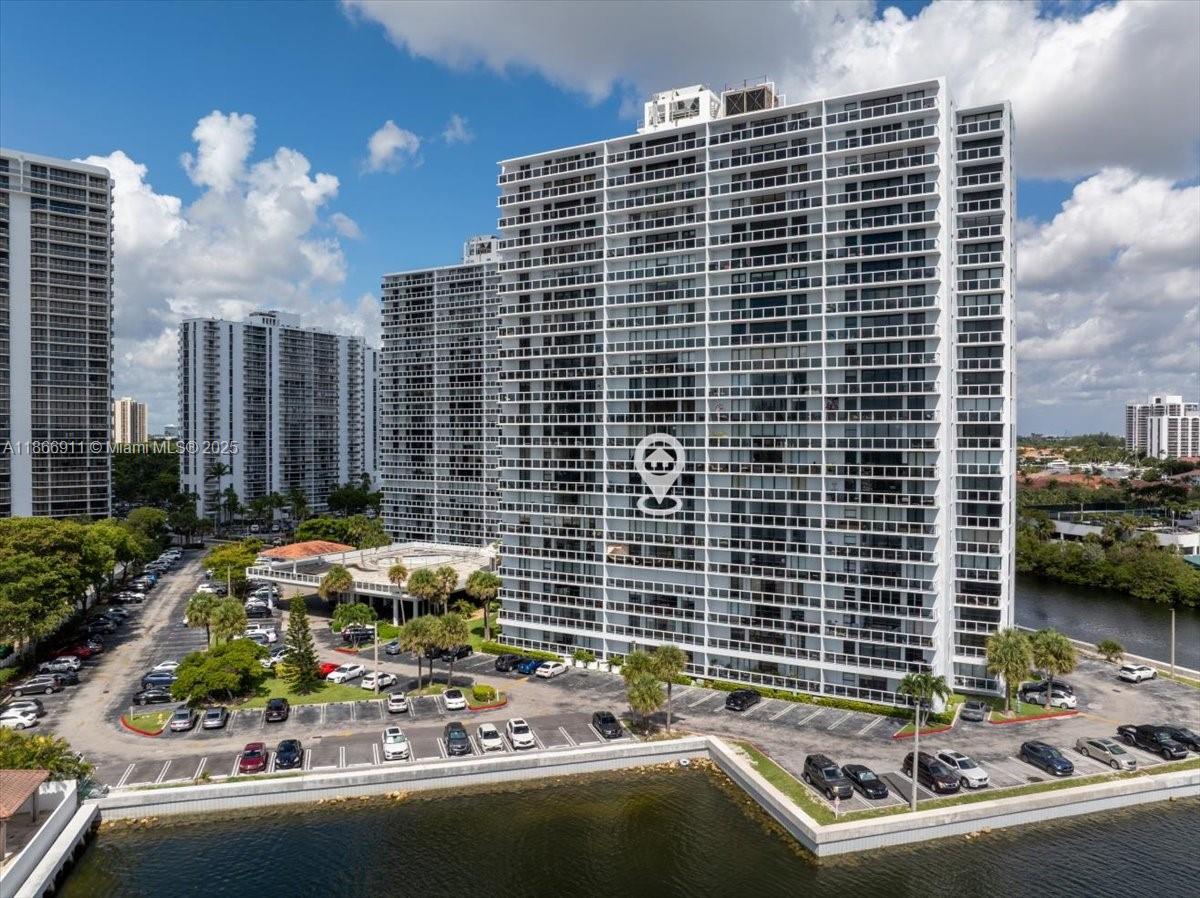 Unobstructed views of the Intracoastal, Golden Beach, and the ocean! Highly sought-after 2BD/2BA deluxe split floor plan with a spacious 40-foot terrace and washer/dryer inside the unit. Well-kept original condo with tile flooring throughout. Enjoy resort-style living with a soon-to-be-completed renovated pool, gym, hot tub, valet, 24-hour security, and more. Located in the heart of Aventura, this is the one you’ve been waiting for!