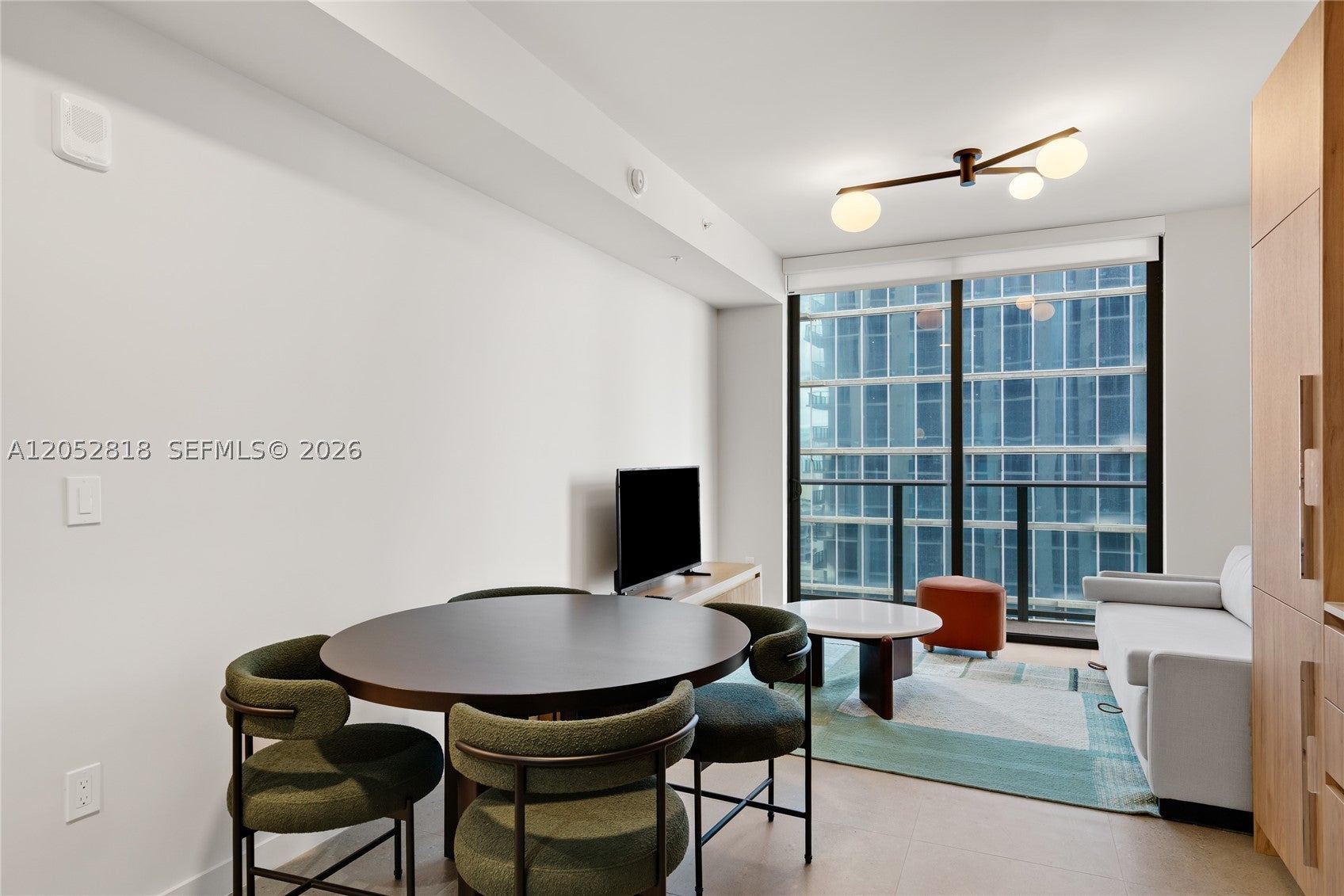 11 NE 6th St 2204