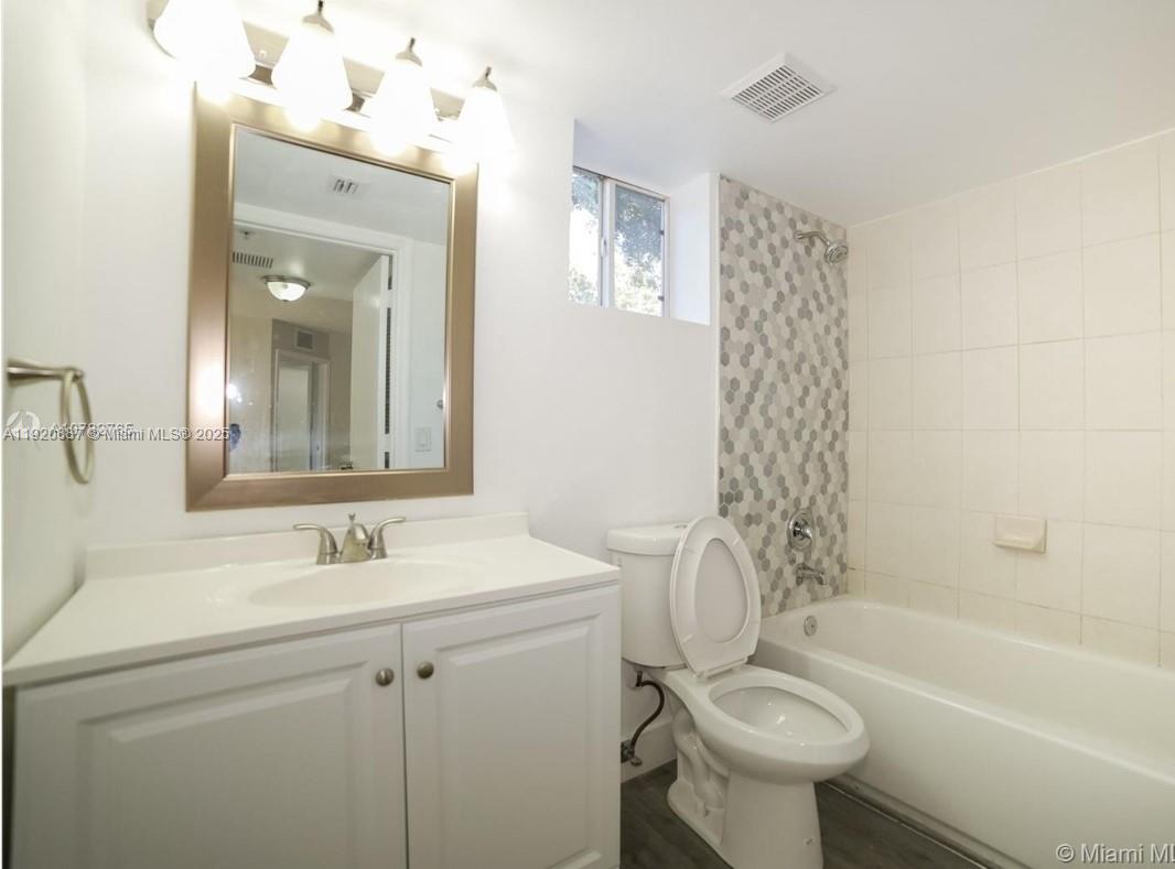 THE OAKS AT MIAMI GARDENS - Residential Lease