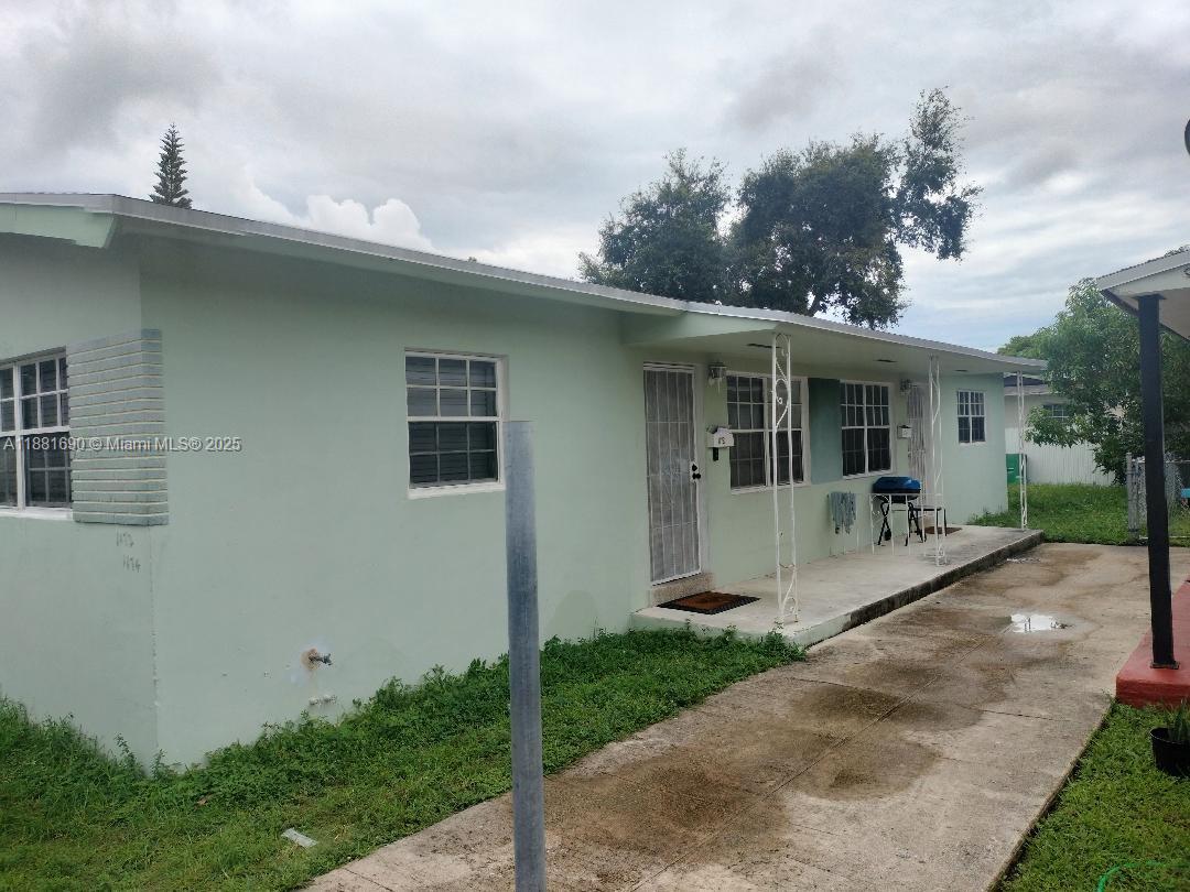 Lovely well kept duplex, rent currently low due to long-term tenants, suggested drive by with offer subject to viewing interior since the tenants haven't been notified.