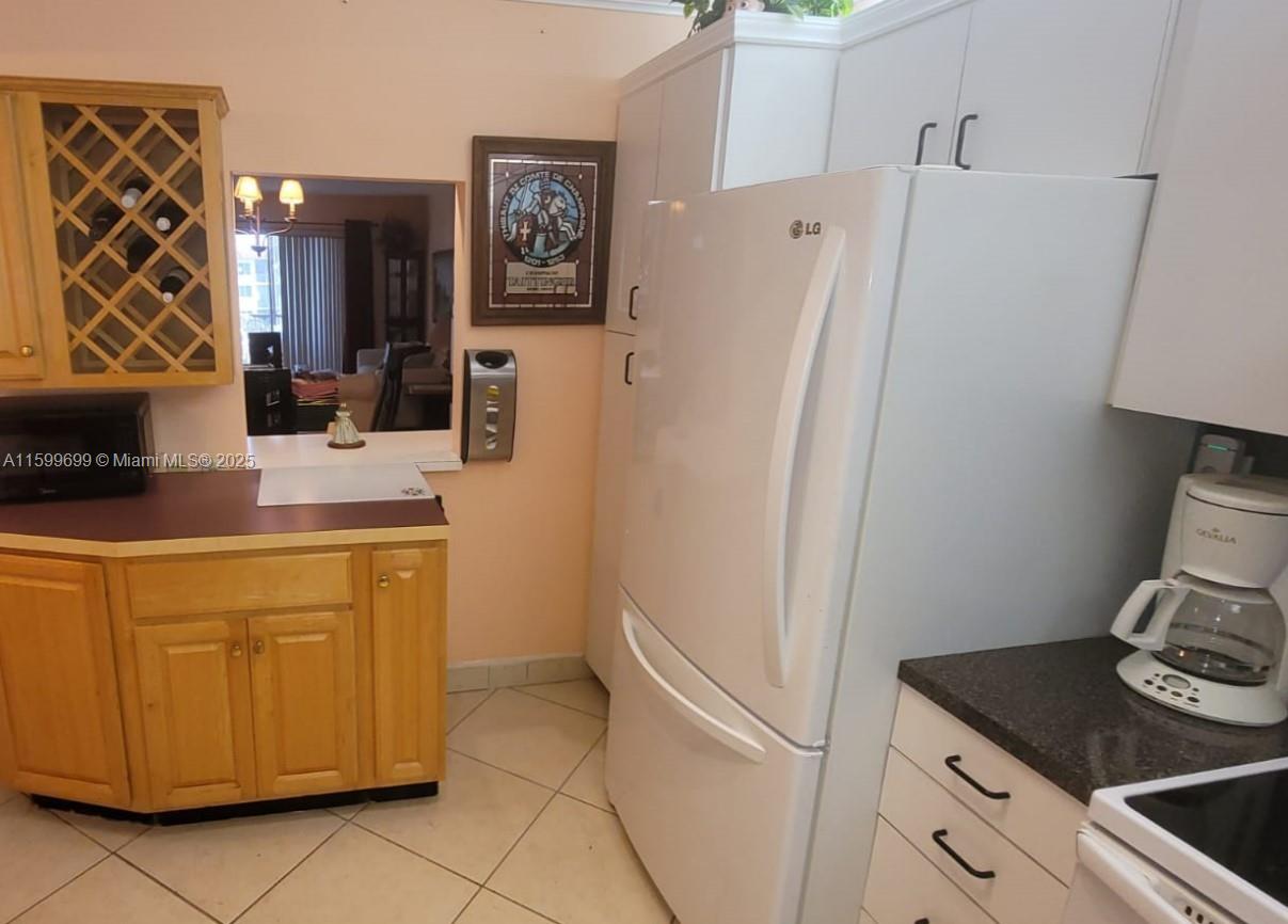 HOLLYBROOK GOLF AND - Residential