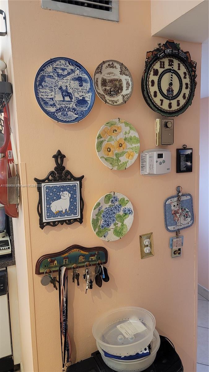 HOLLYBROOK GOLF AND - Residential