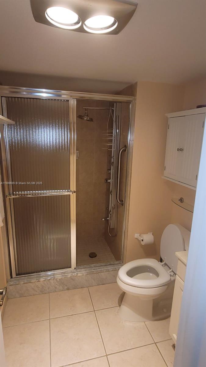 HOLLYBROOK GOLF AND - Residential