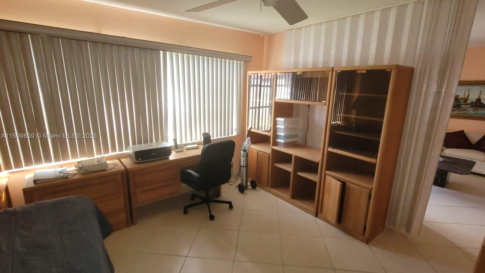 HOLLYBROOK GOLF AND - Residential