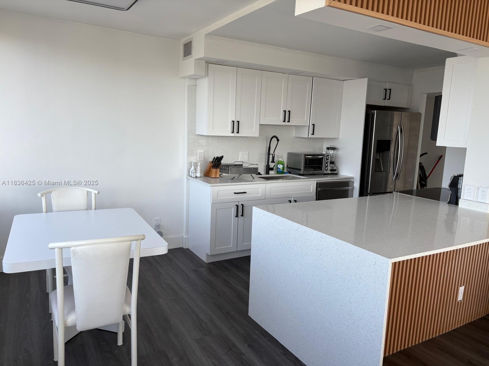 3589 S Ocean Blvd 914, South Palm Beach, FL, 33480/$620,000 1 3589 S Ocean Blvd 914