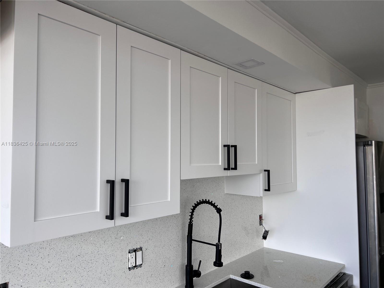 3589 S Ocean Blvd 914, South Palm Beach, FL, 33480/$620,000 2 3589 S Ocean Blvd 914