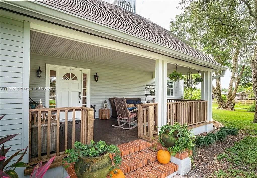 FLA FRUIT LANDS CO SUB NO - Residential Lease