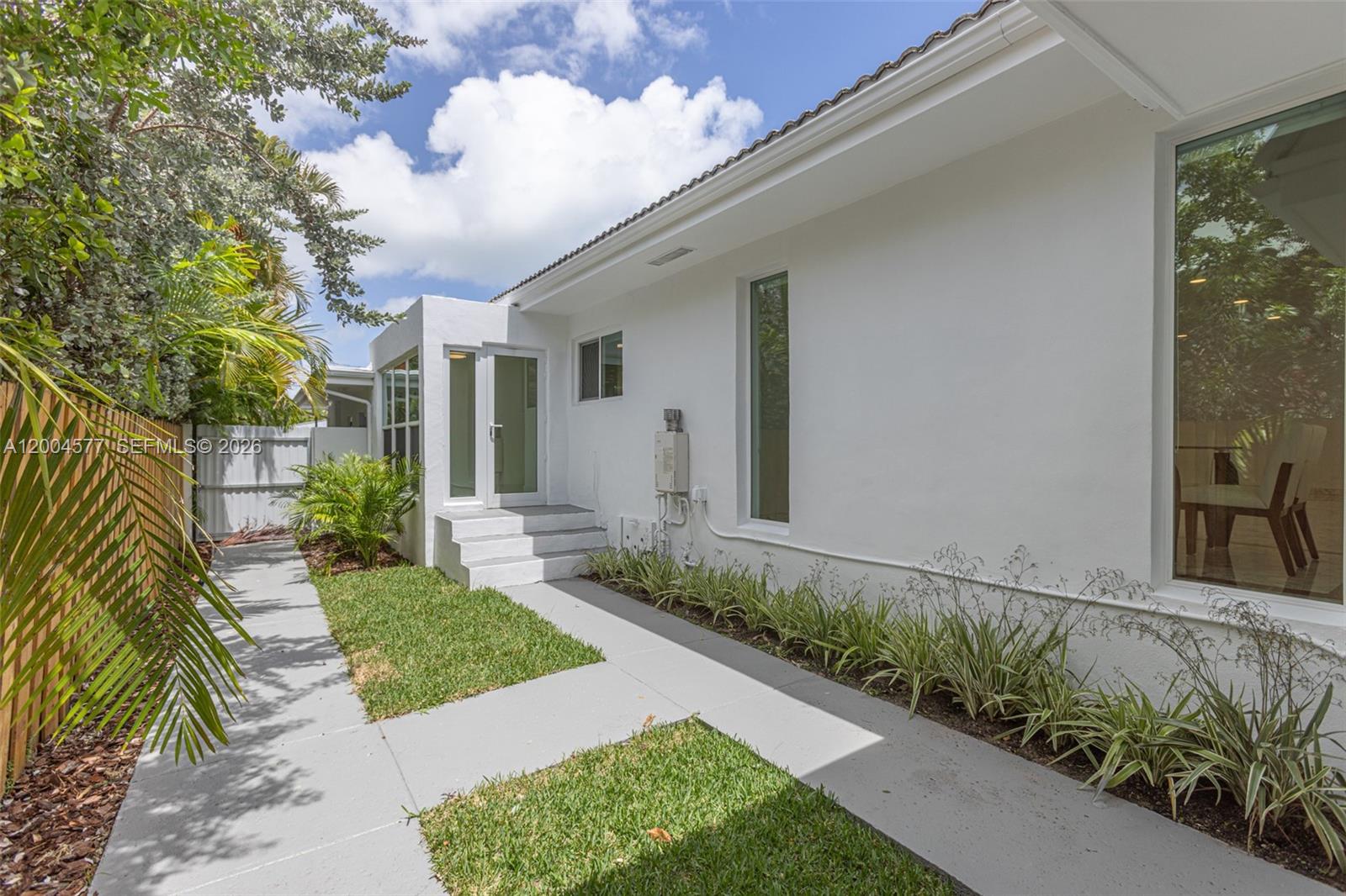 BISCAYNE POINT - Residential Lease