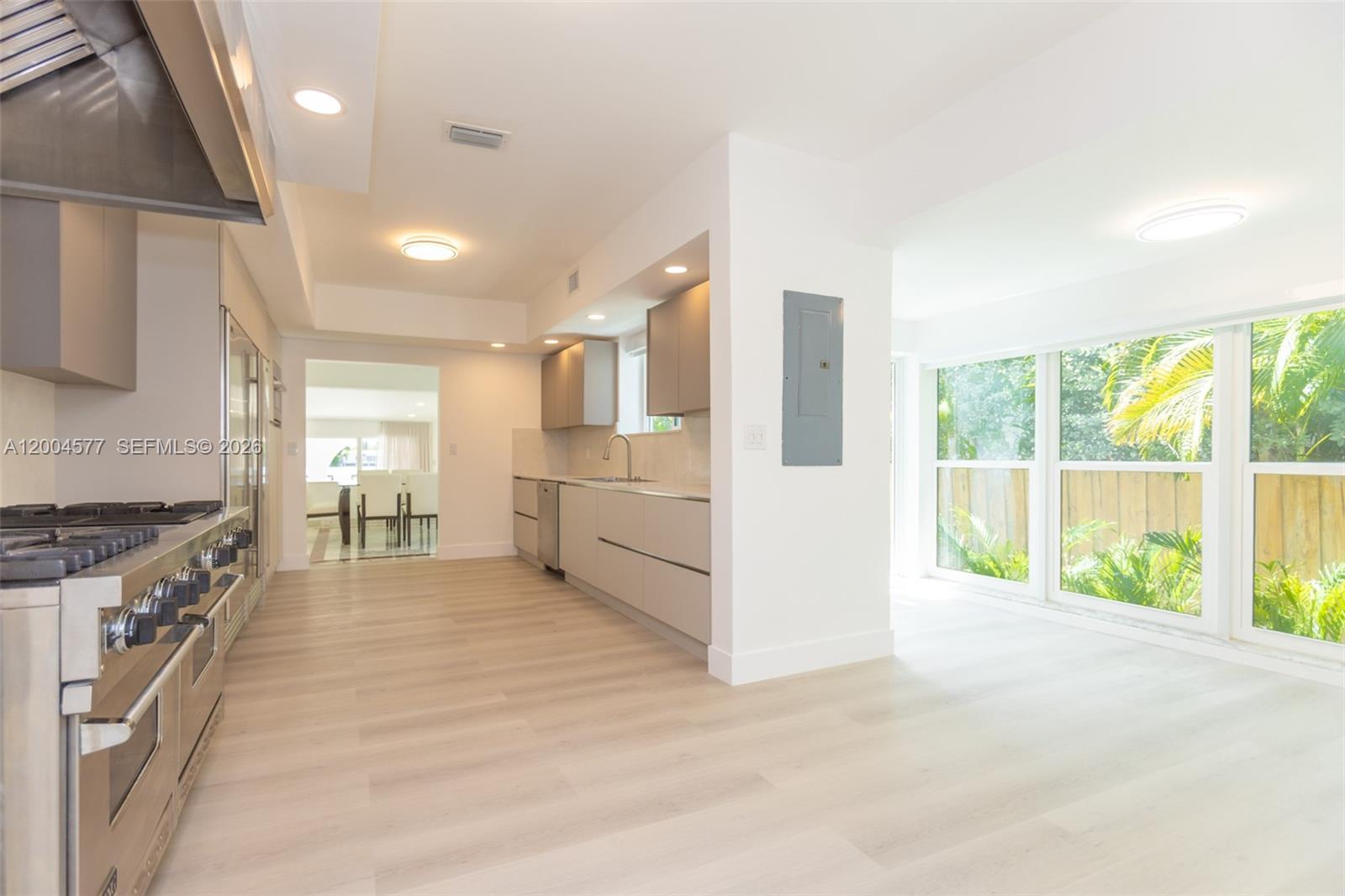 BISCAYNE POINT - Residential Lease