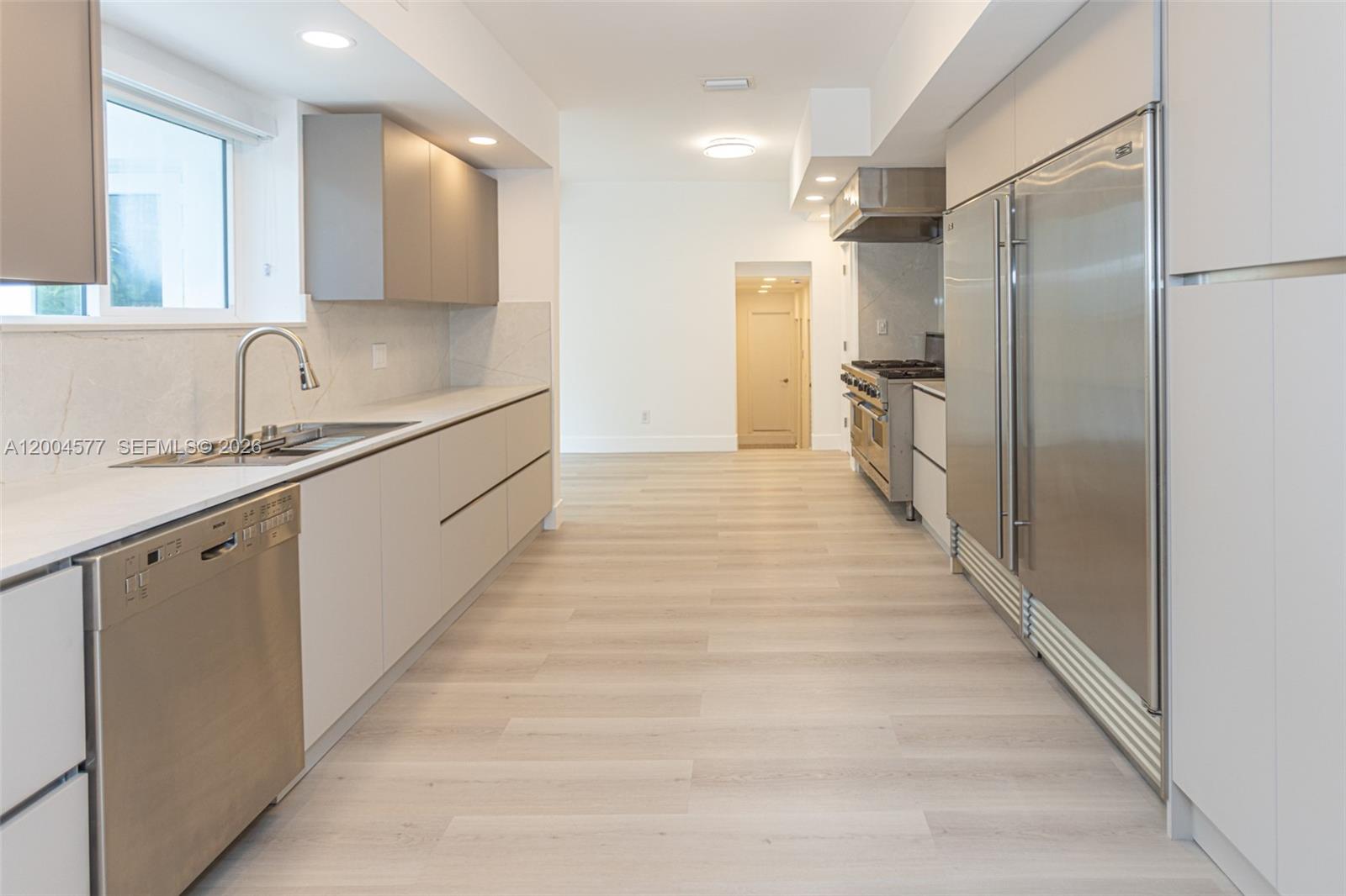 BISCAYNE POINT - Residential Lease