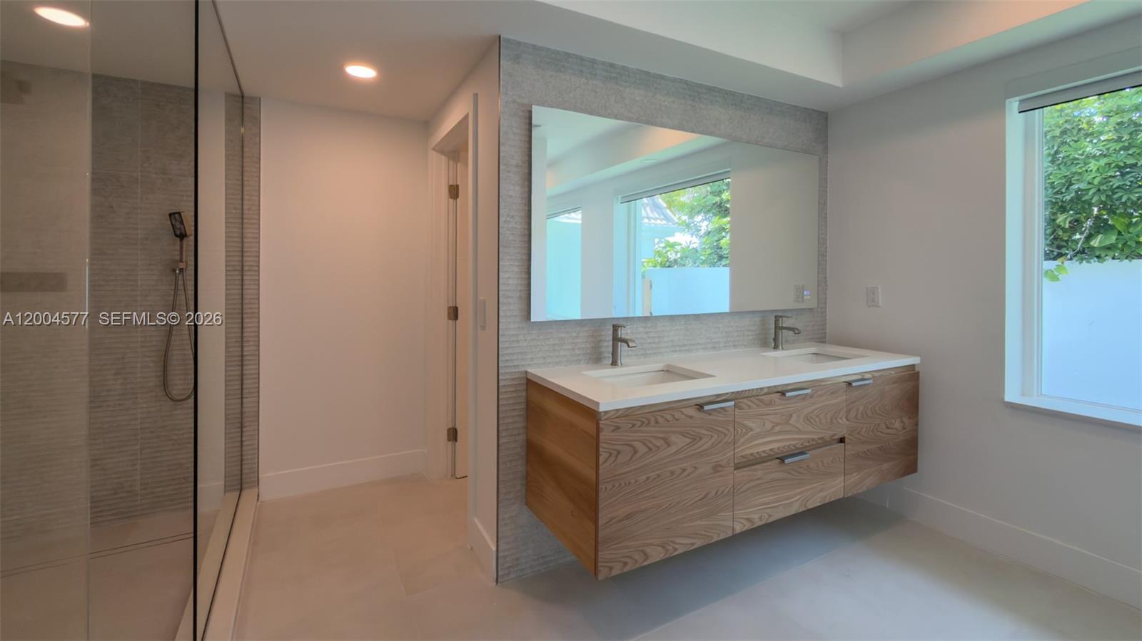 BISCAYNE POINT - Residential Lease