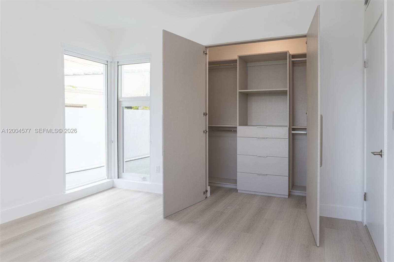 BISCAYNE POINT - Residential Lease