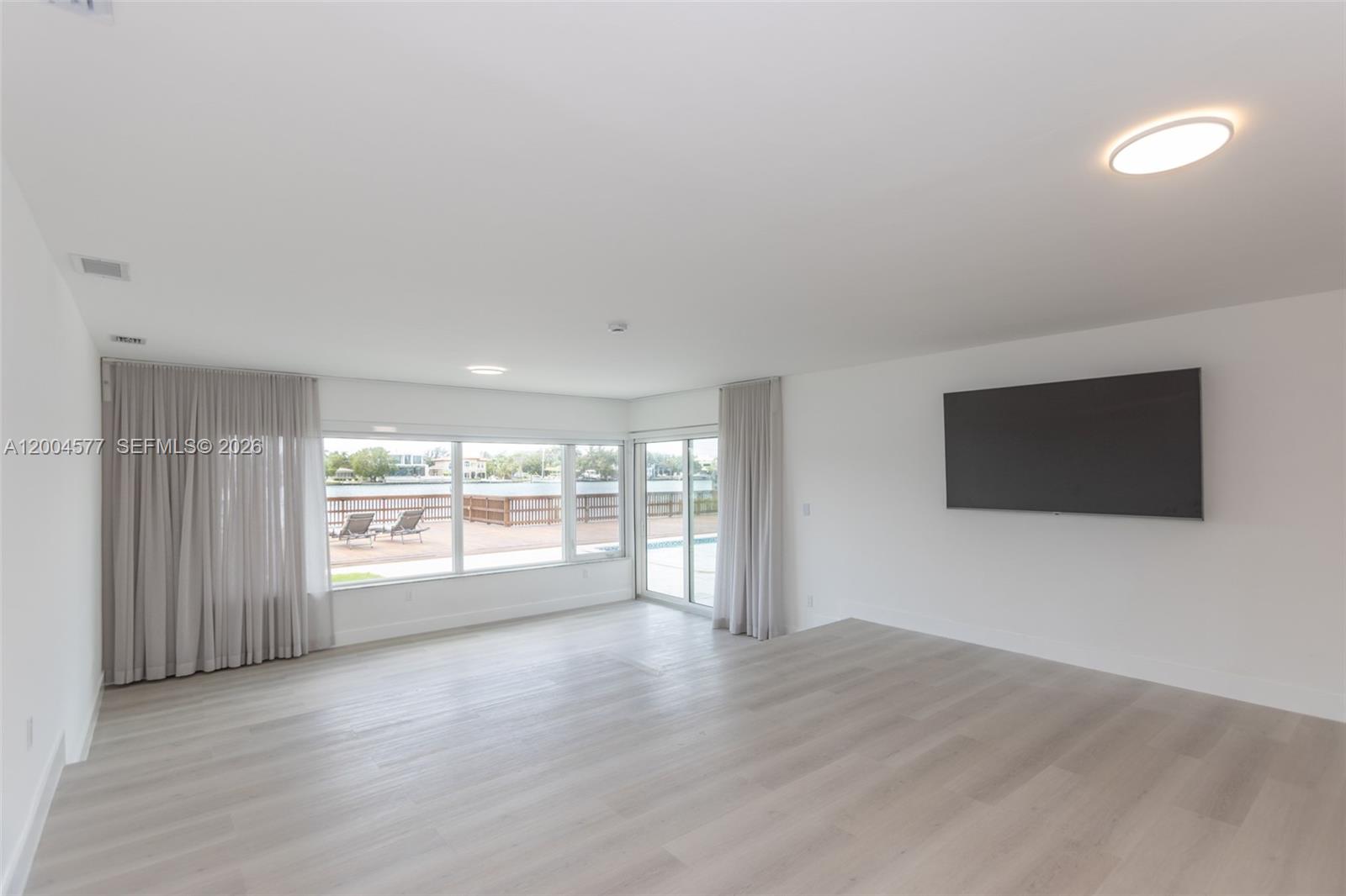 BISCAYNE POINT - Residential Lease