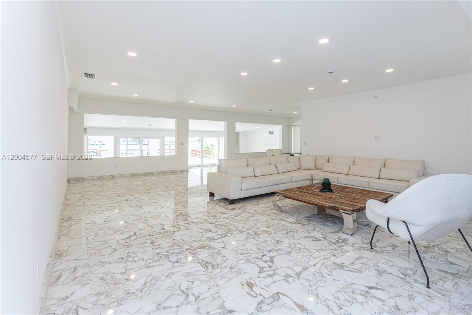 BISCAYNE POINT - Residential Lease