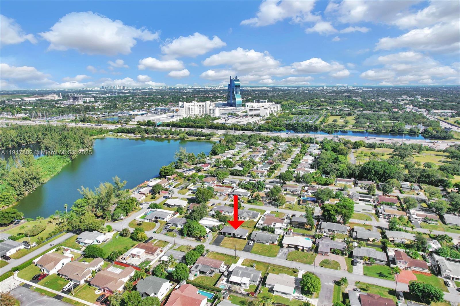 SILVER LAKE - Residential