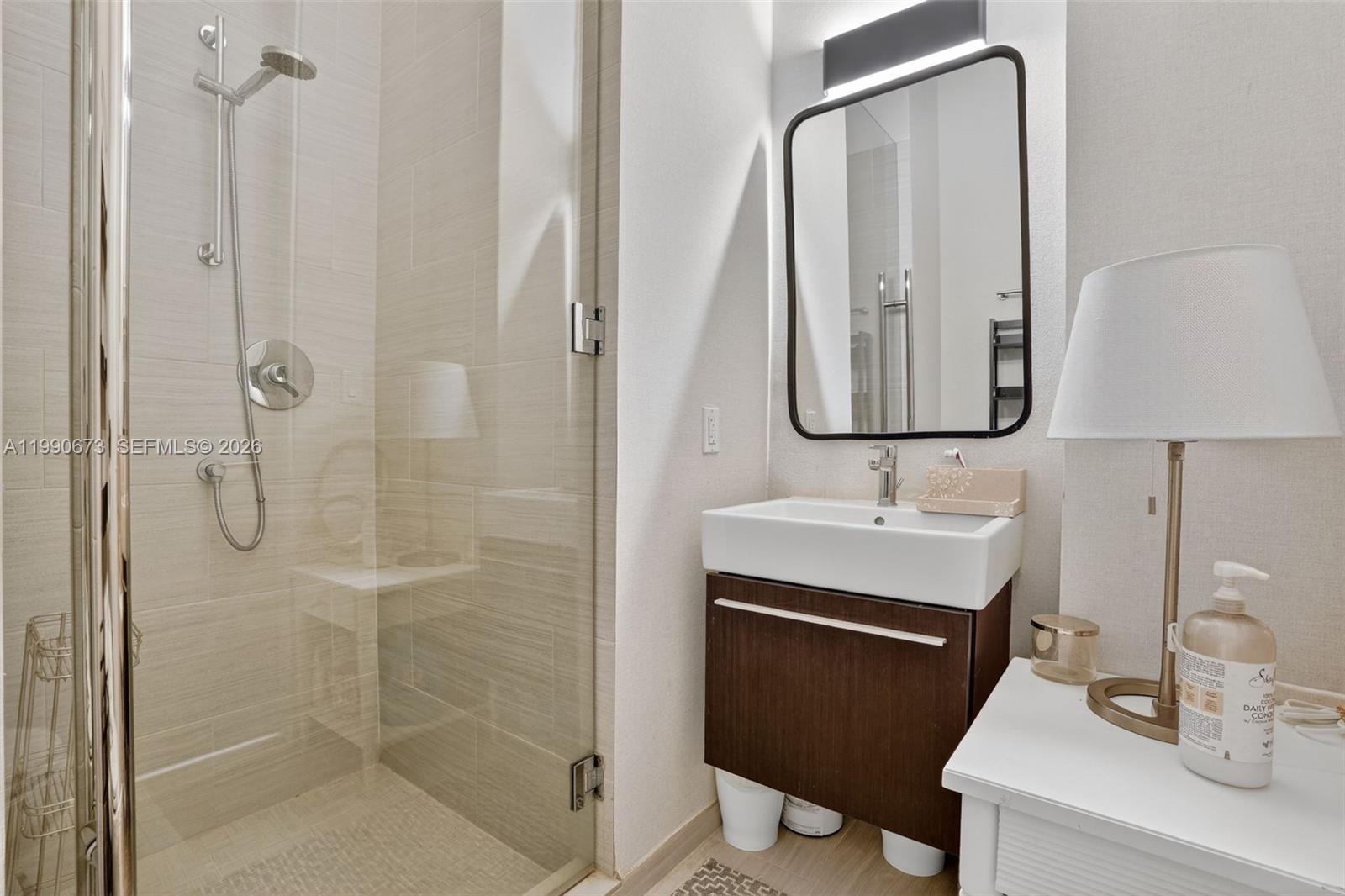 DINNER KEY - Residential