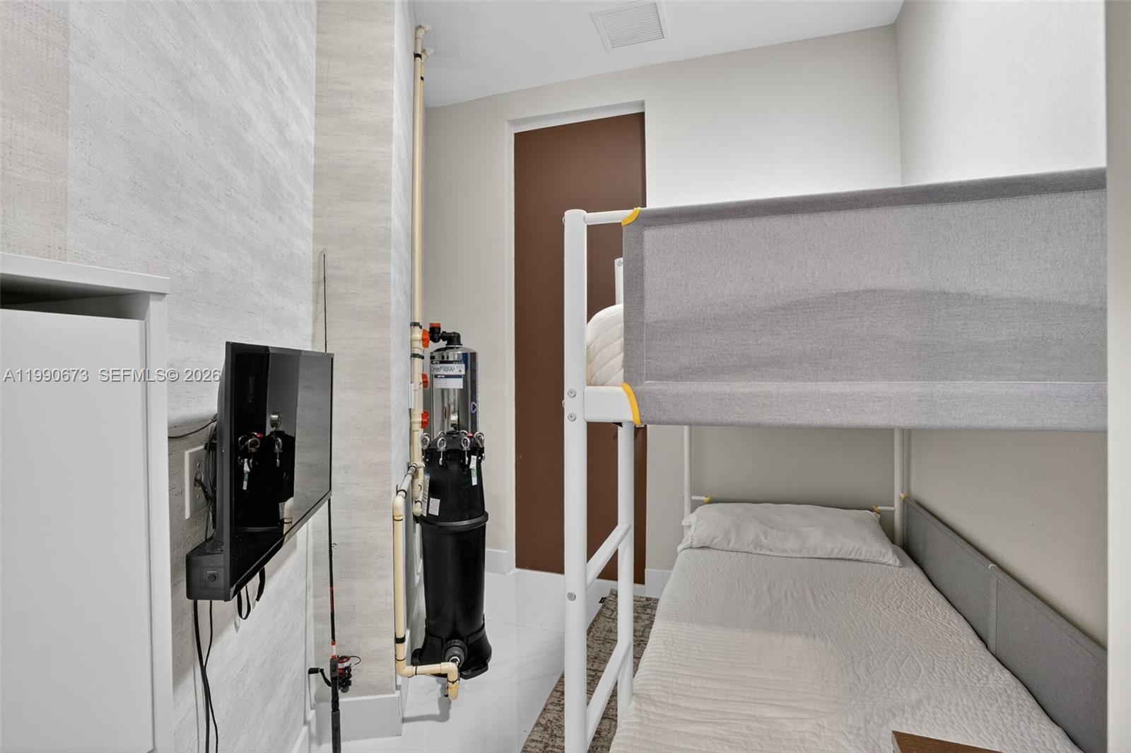 DINNER KEY - Residential