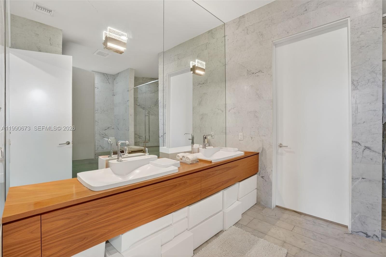 DINNER KEY - Residential