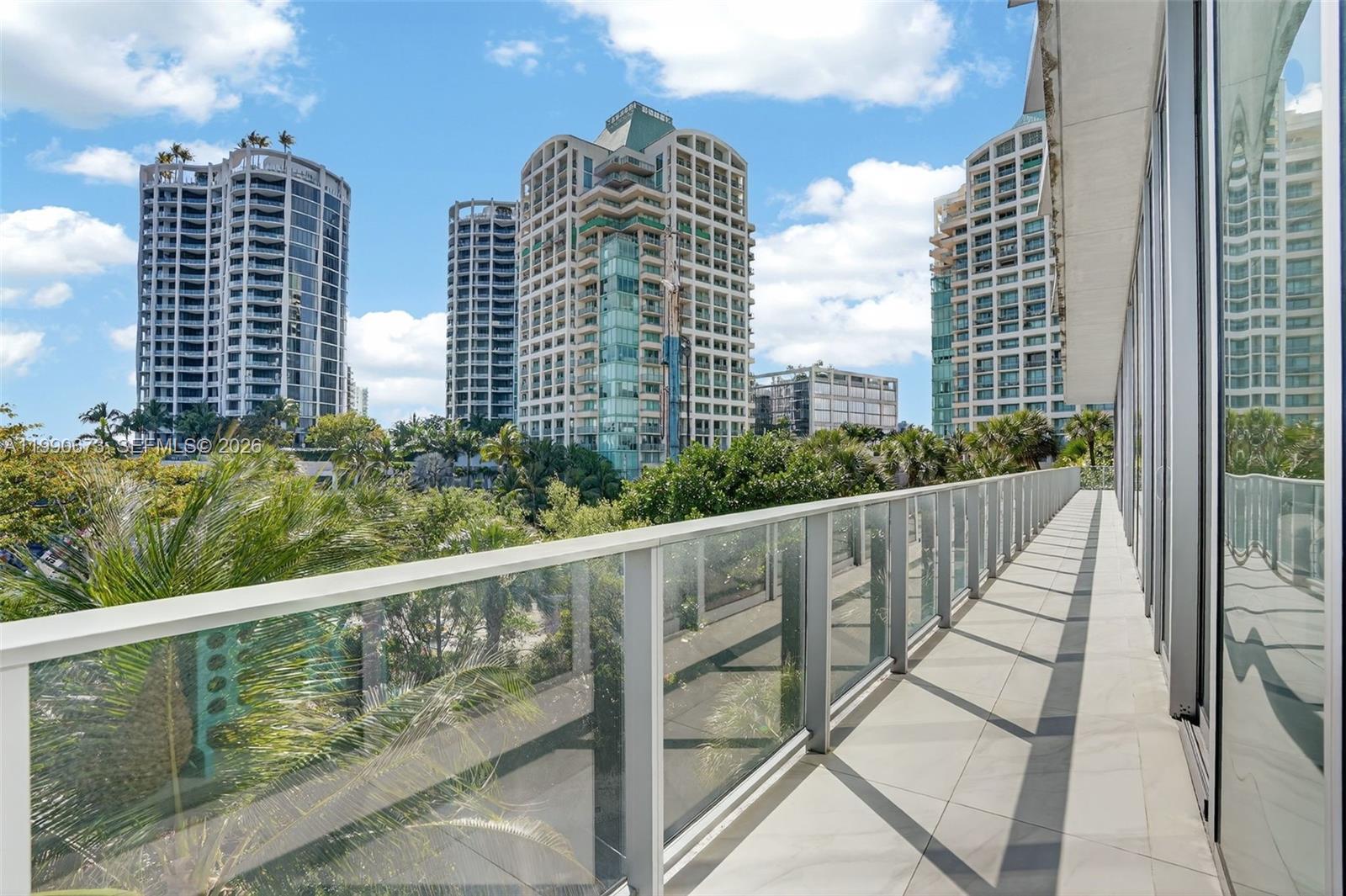 DINNER KEY - Residential