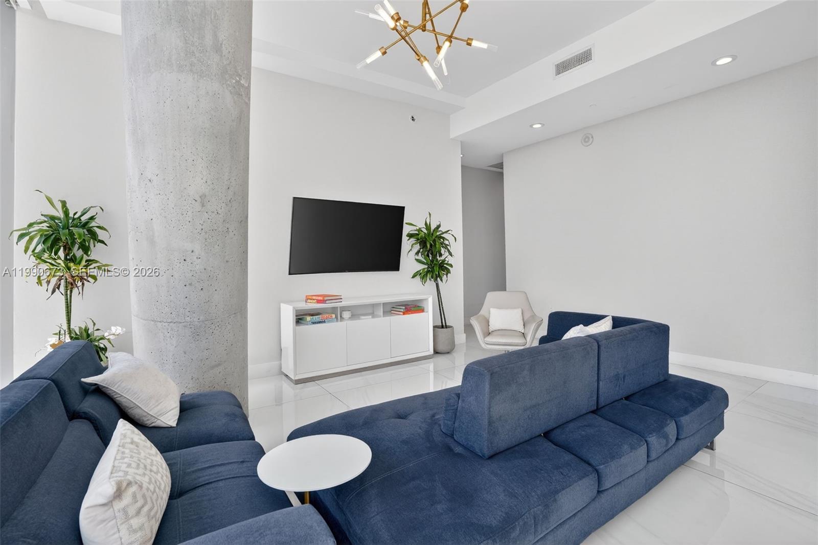 DINNER KEY - Residential