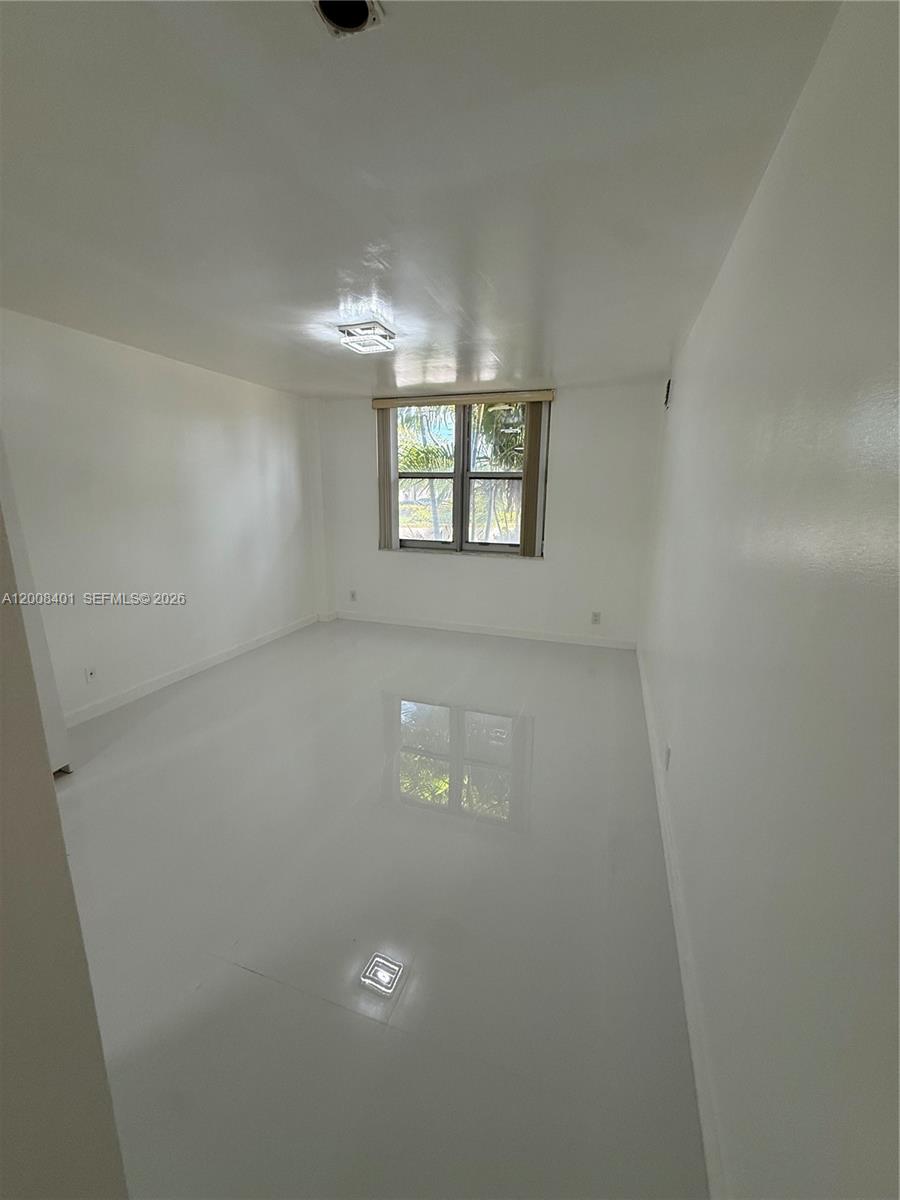 RUNAWAY BAY CONDO - Residential