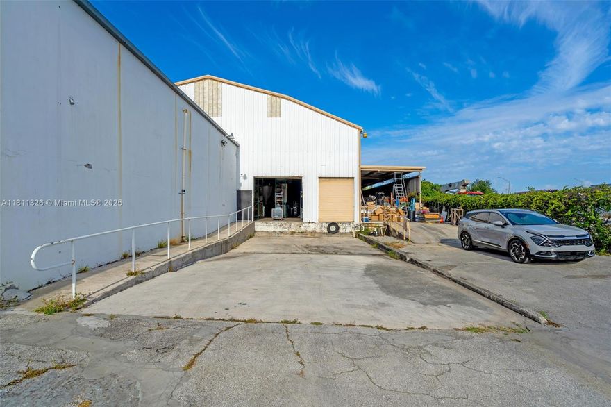 This 17,860 SF industrial building is available for lease in a prime Fort Lauderdale location with direct I-95 frontage, minutes from Sunrise Blvd and 7 miles from both FTL Executive and FTL International Airport. Situated on a 0.69-acre lot, the property offers 18' clear height, 2 dock-high and 3 drive-in doors, and 15+ parking spaces. The interior includes 2,050 SF of office space providing a functional mix of warehouse and office build-out. The landlord is offering tenant improvement packages, signage opportunities, and will cover all capital expenditures including the roof. The lot is fully fenced and borders the railroad, adding logistical convenience. The space is currently vacant, and the remaining portion of the building—occupied by a month-to-month tenant—can be made available.