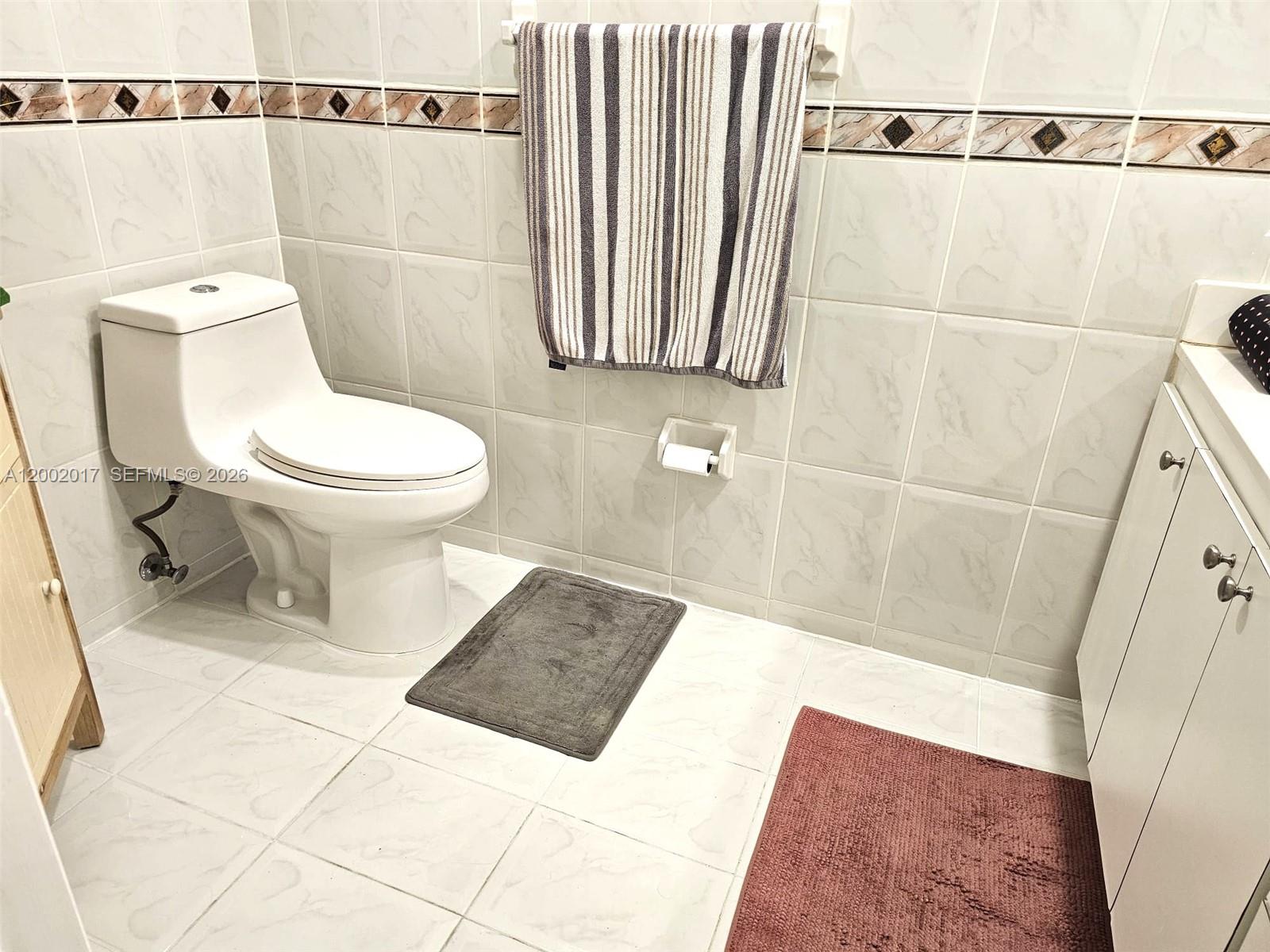 PARK EAST CONDO - Residential Lease