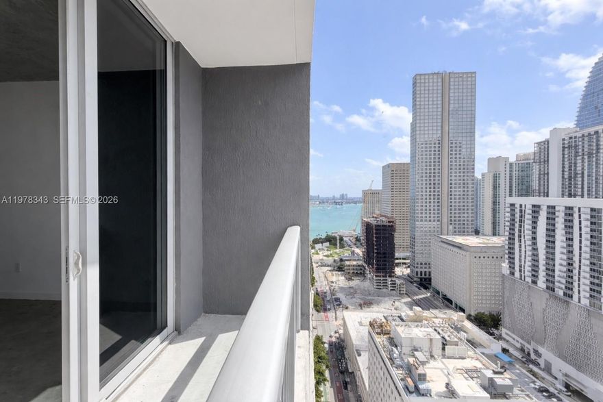 1/1 OPEN FLOOR PLAN Condo Apartment at Centro Downtown Miami. Building common areas designed by Yves
Behar Moder-Polished Concrete floors. City Views, Amenities Include: rooftop pool with 360 view of Miami, two
story PH Recreation Area, two level club room, Gym, Spa, Welcoming Lobby, etc. Skyline Lounge & E Lounge. Unit
Features 10ft ceilings, SS Energy Smarts Appliances, Floor to ceiling windows.