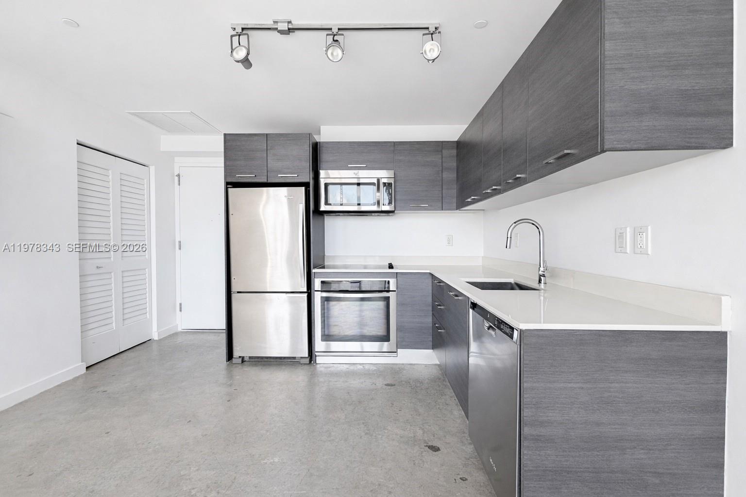 CENTRO CONDO - Residential