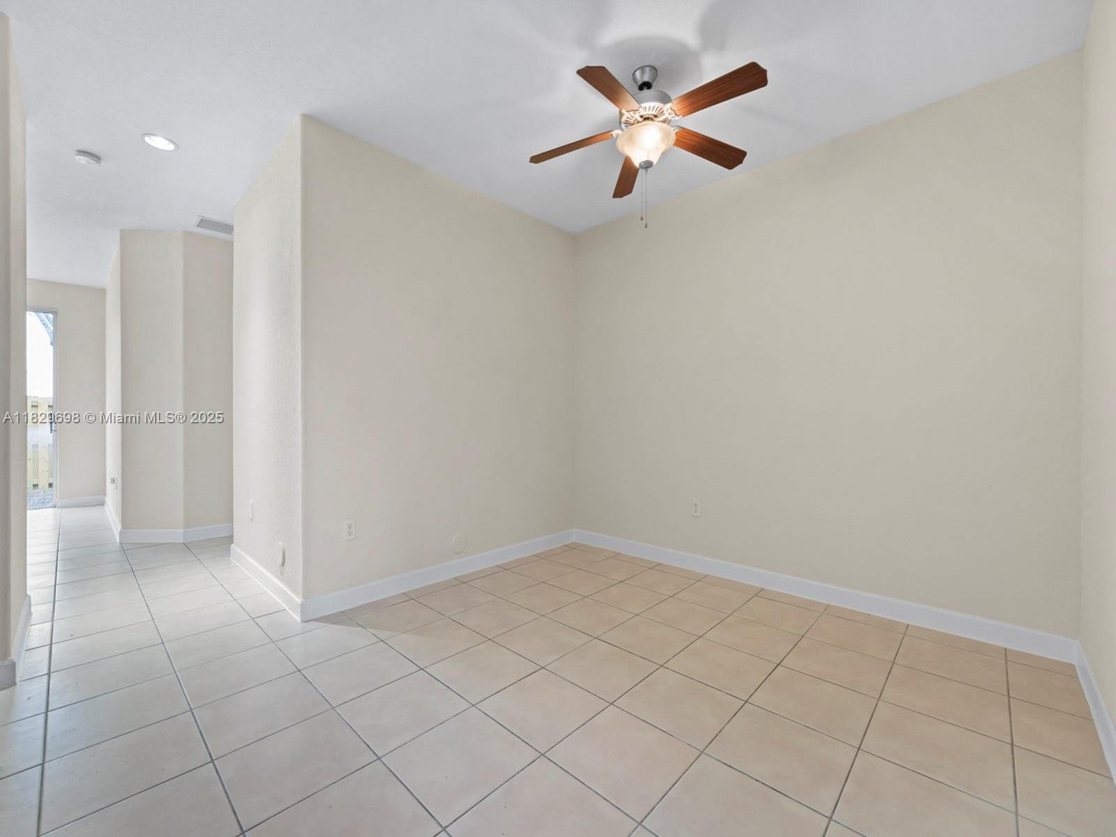 2504 SE 15th Ct, Homestead, FL, 33035/$355,000 4 2504 SE 15th Ct