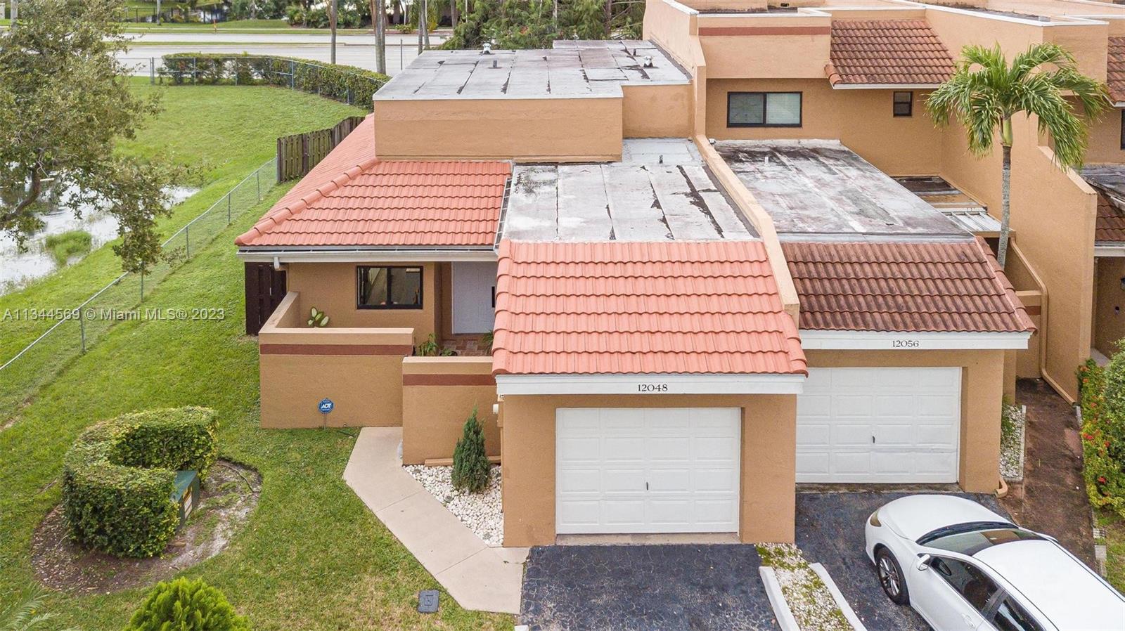 Photo 2 of 29 of 12048 S Las Palmas Dr house