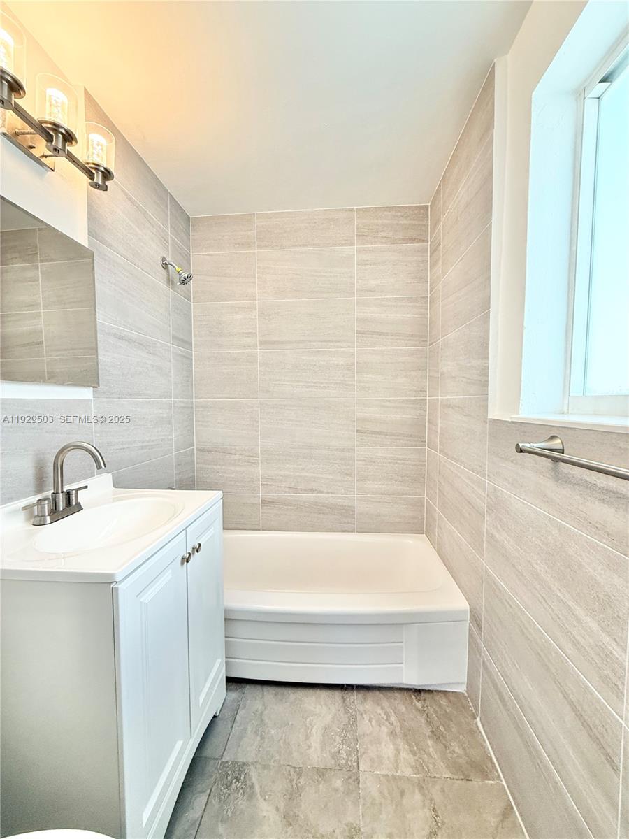 C GAB DOUGLAS SEC - Residential Lease