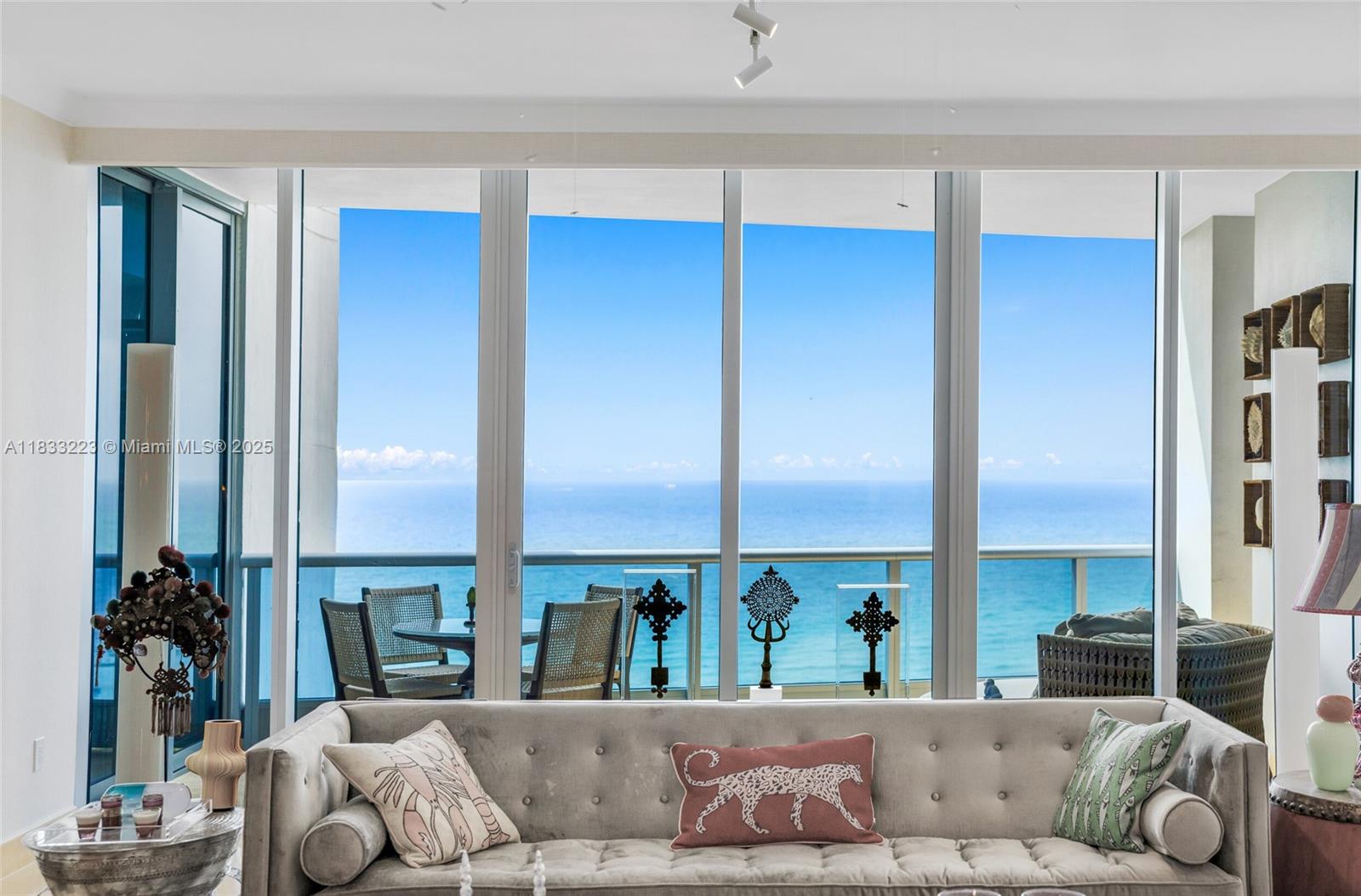 5959 Collins Ave 1404