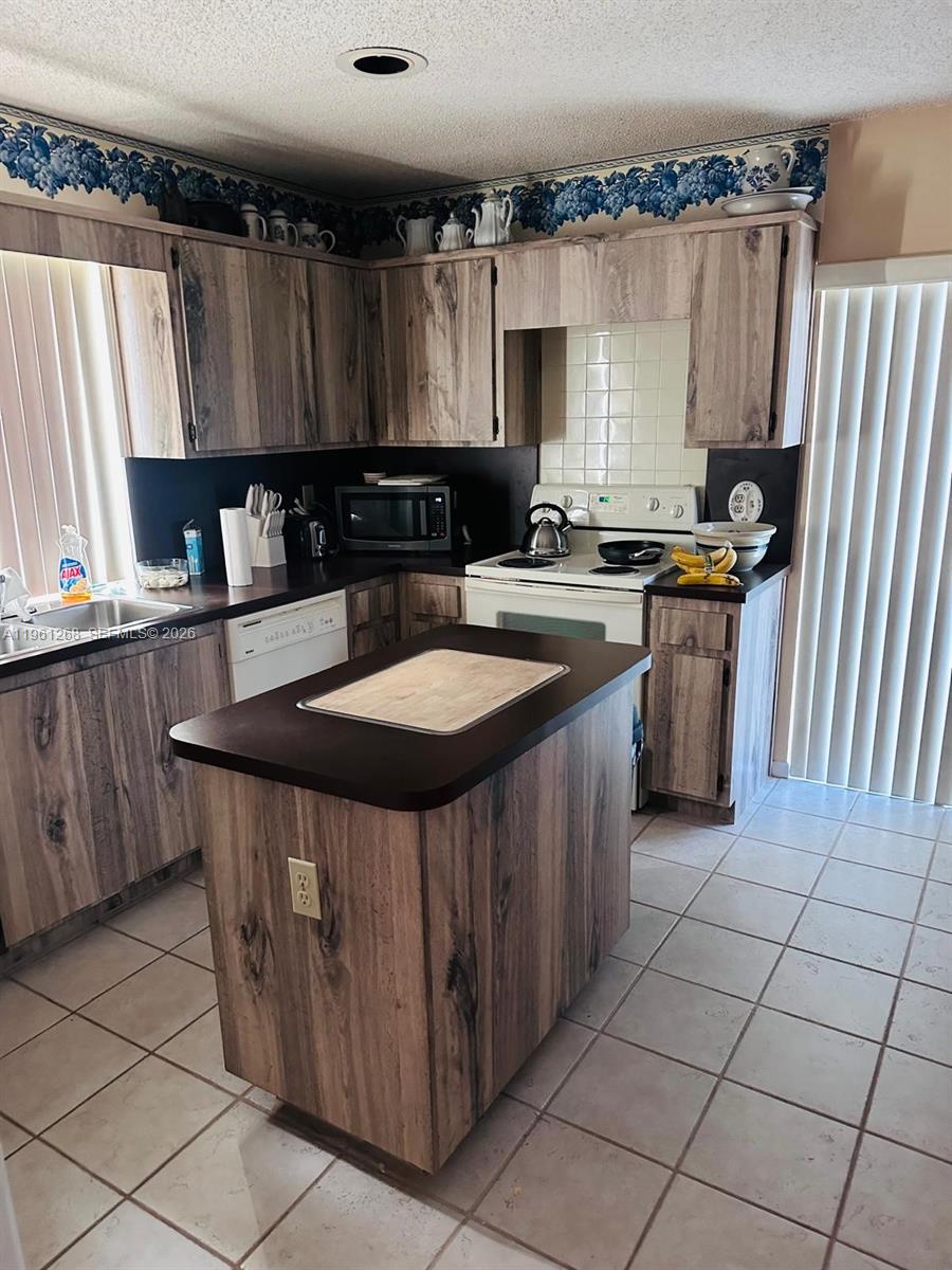 RUSTIC LAKES SEC 2 - Residential