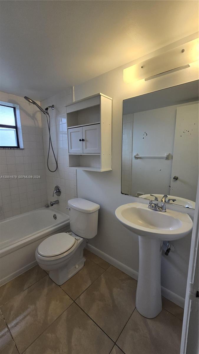 LAGO GRANDE ONE CONDO - Residential