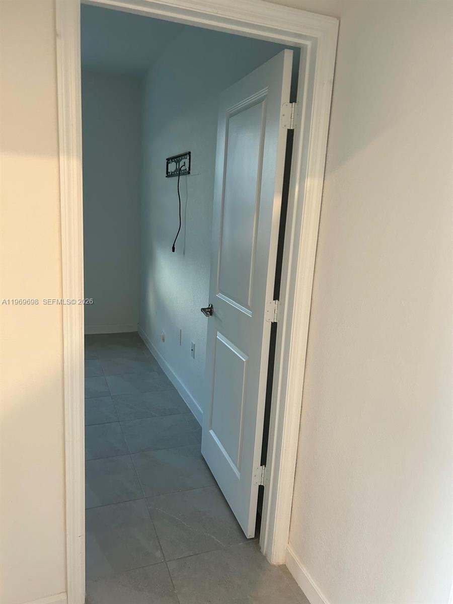 ESTATES AT SILVER PALM - Residential Lease